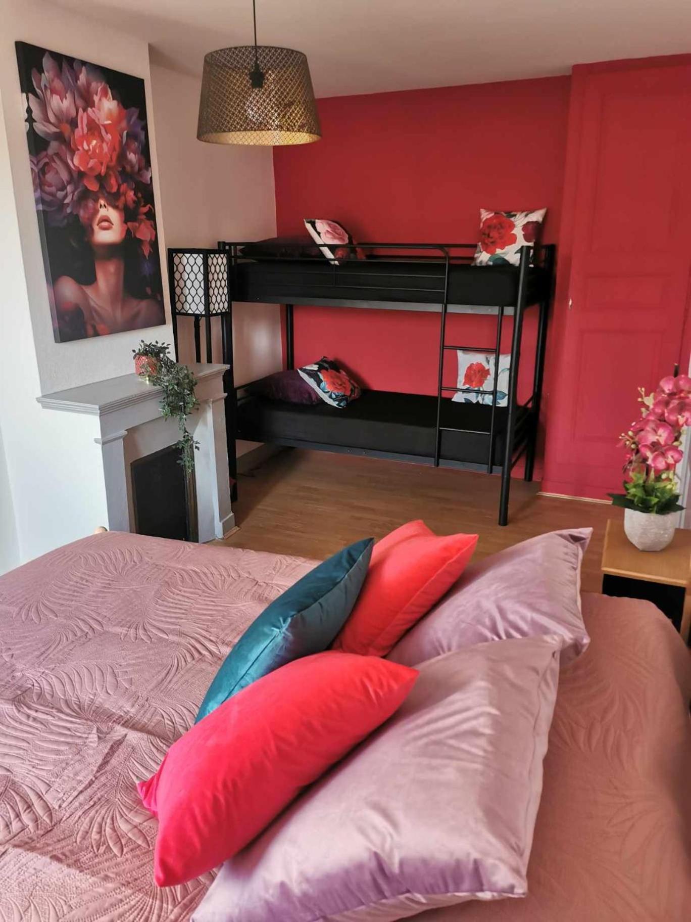 Bel Appartement De 1 A 7 Personnes Ambert Exteriör bild