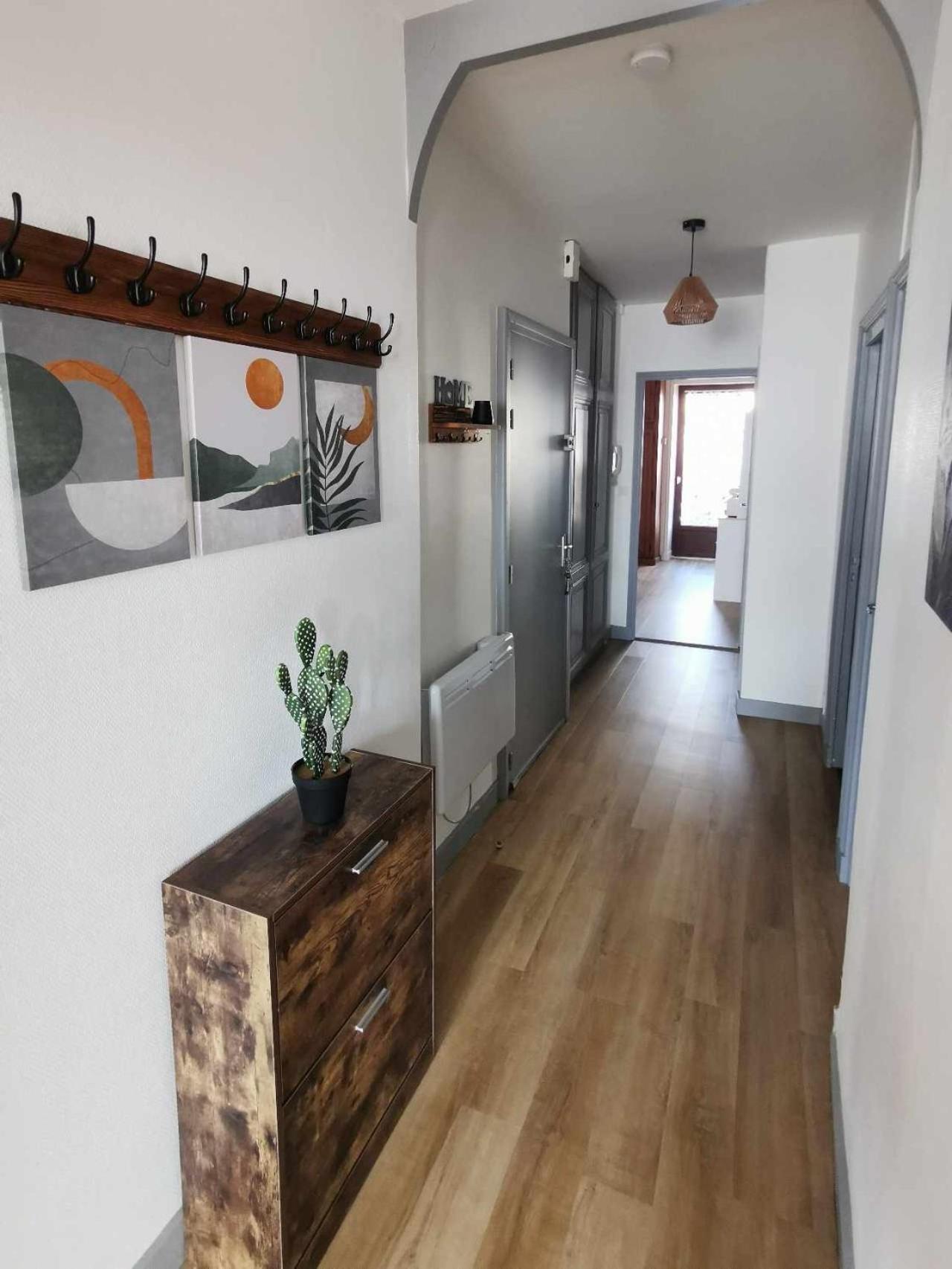 Bel Appartement De 1 A 7 Personnes Ambert Exteriör bild