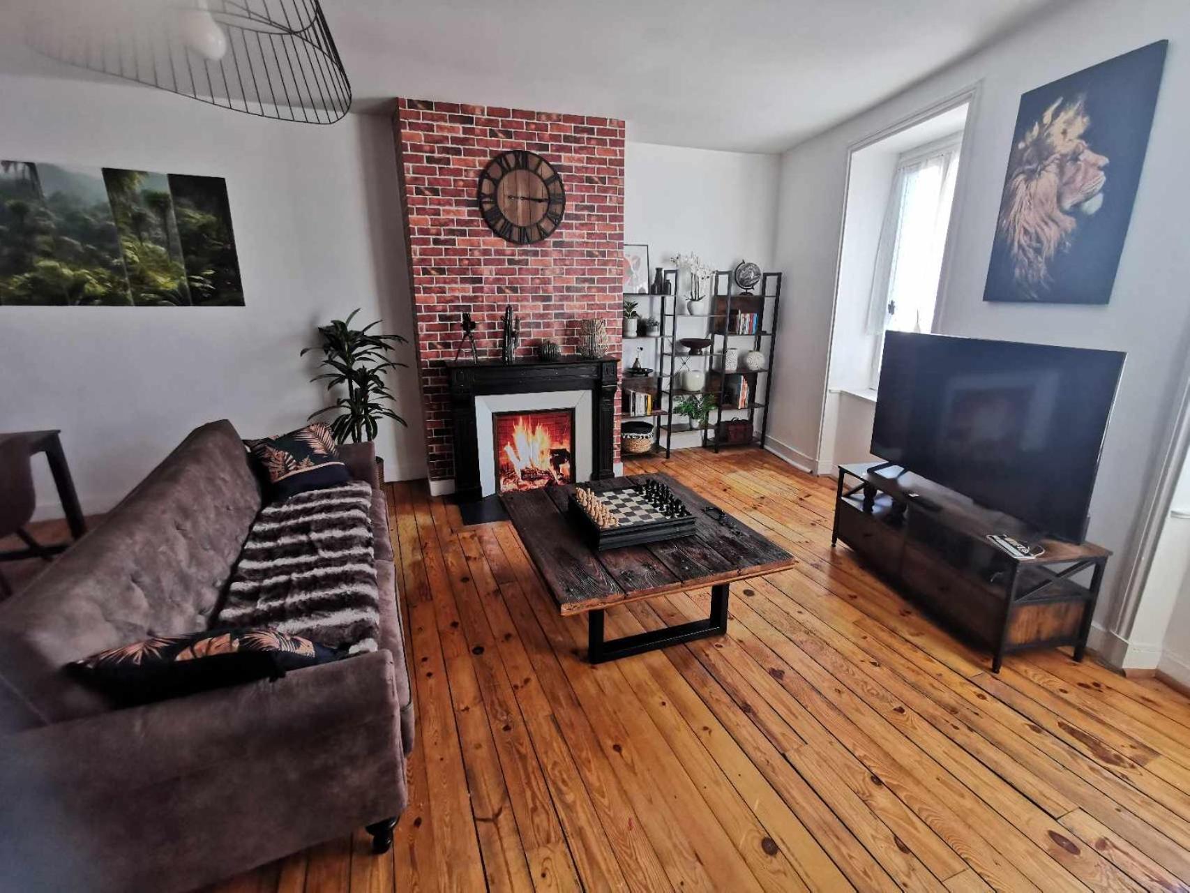 Bel Appartement De 1 A 7 Personnes Ambert Exteriör bild