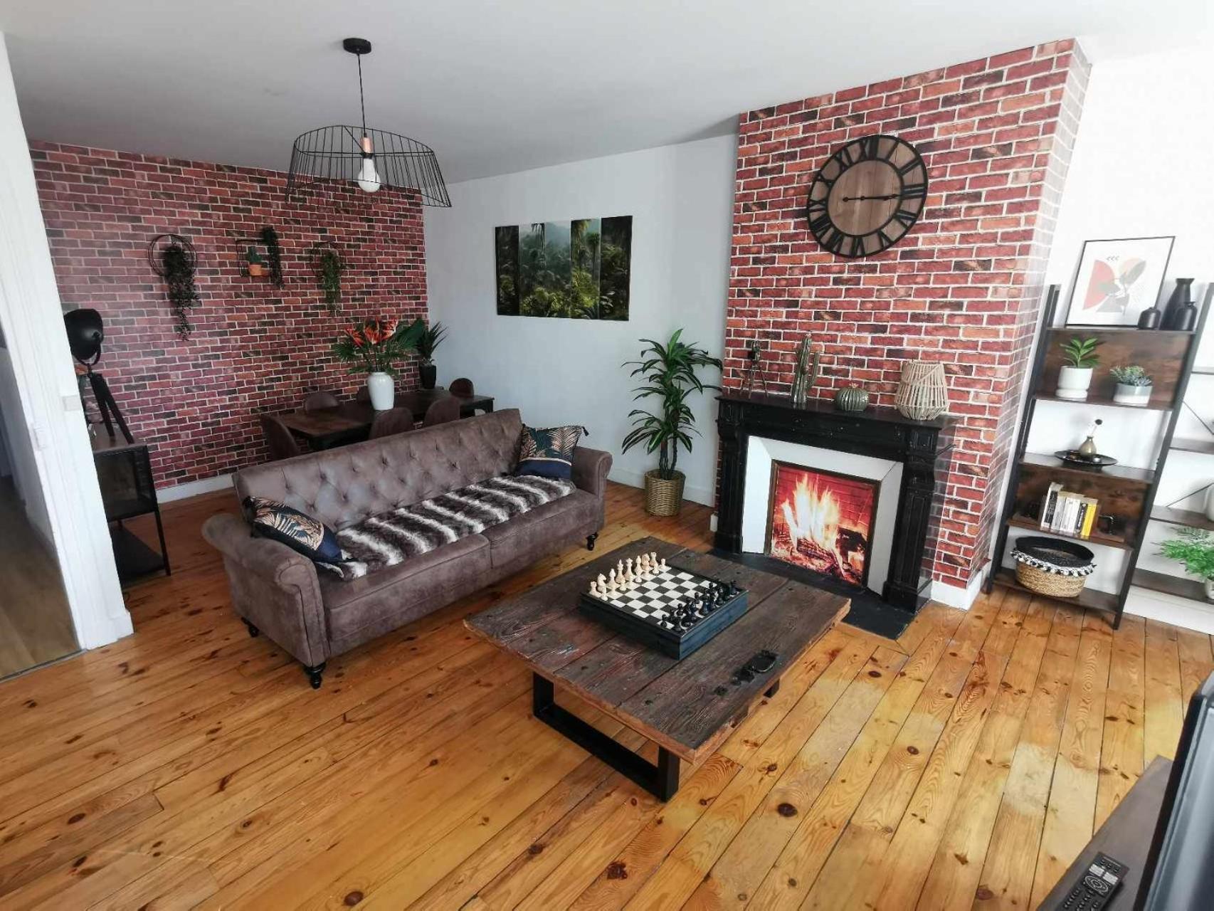 Bel Appartement De 1 A 7 Personnes Ambert Exteriör bild