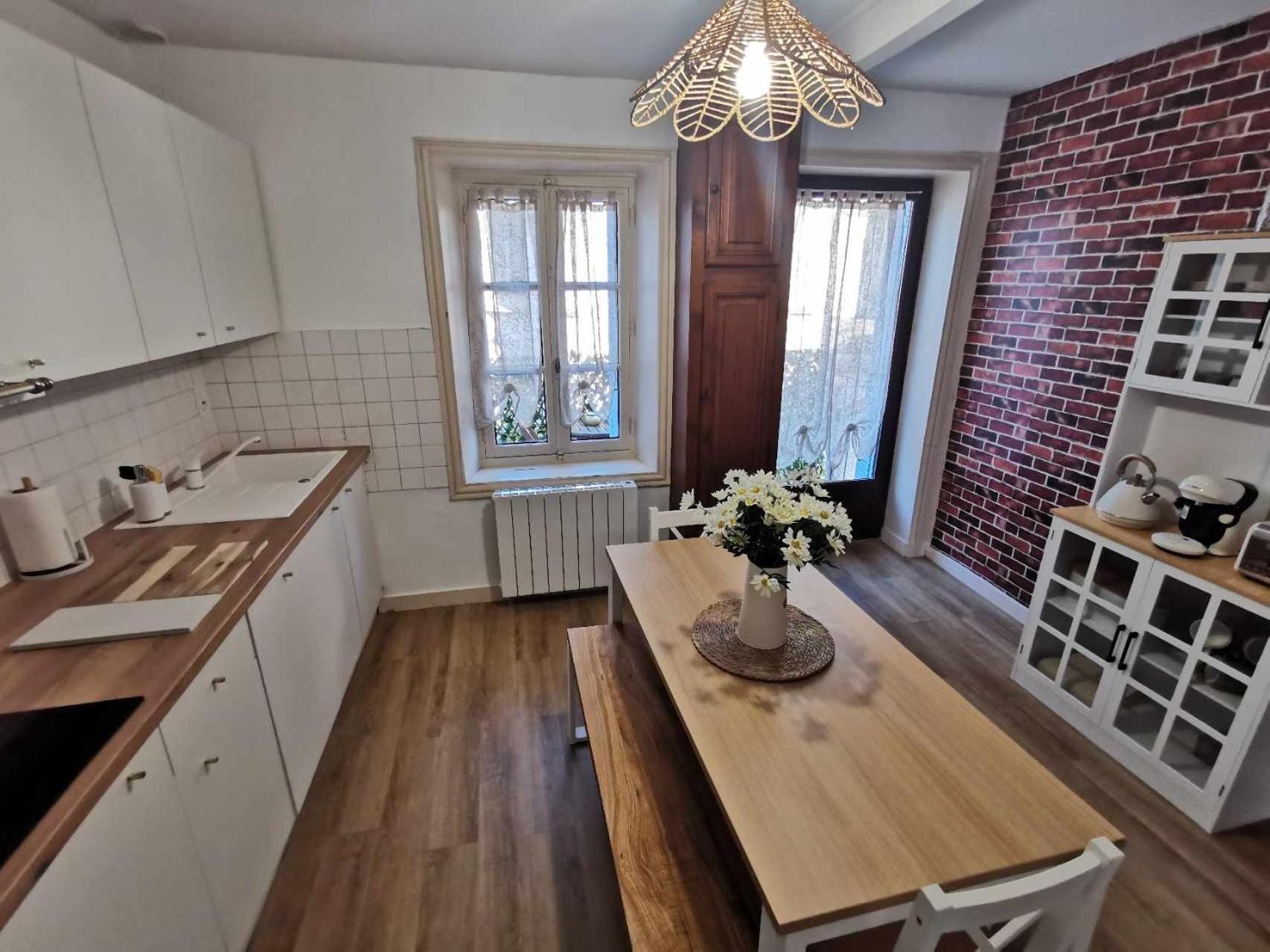 Bel Appartement De 1 A 7 Personnes Ambert Exteriör bild