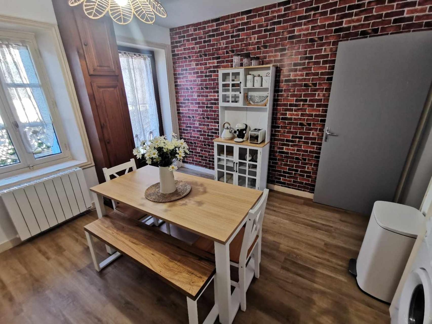 Bel Appartement De 1 A 7 Personnes Ambert Exteriör bild